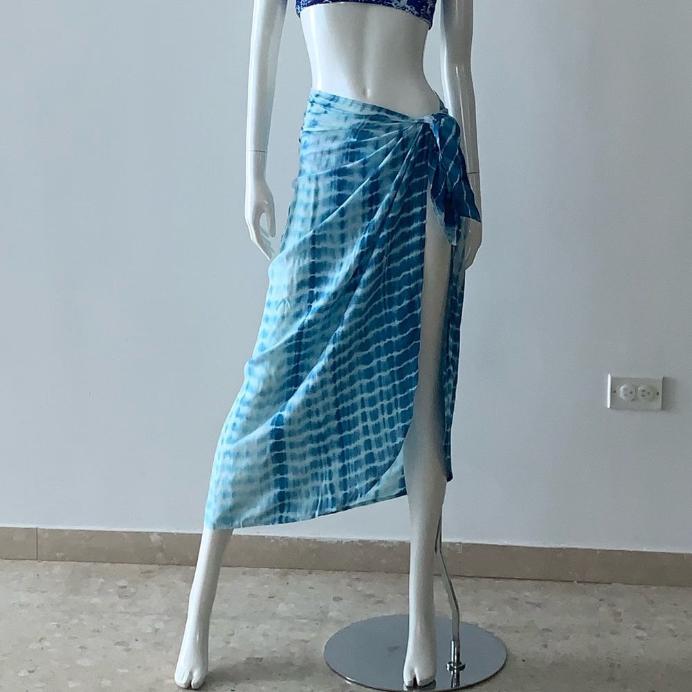 BLUE & WHITE COVERUP.